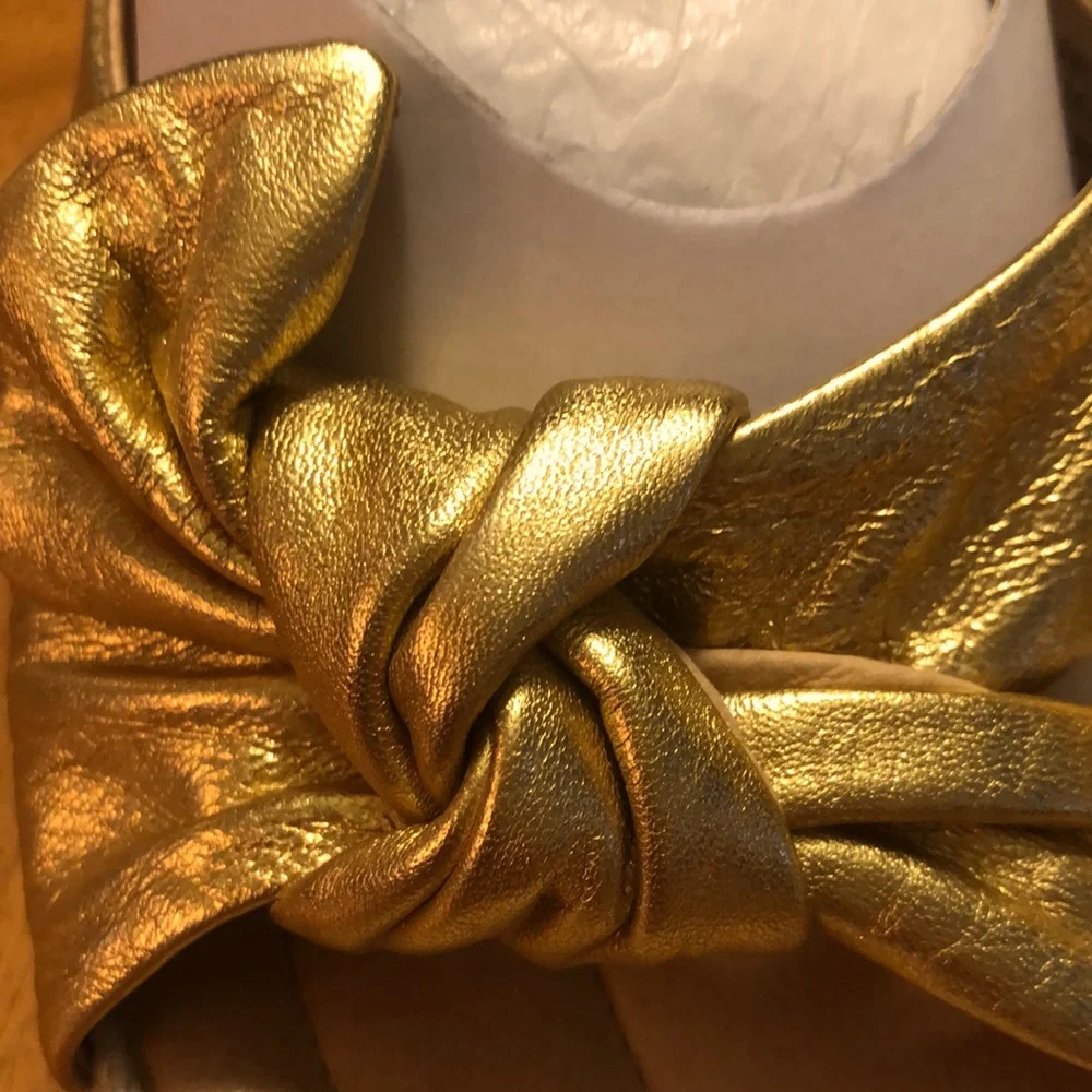 NIB Vintage Me Too Gold Wedge 10
